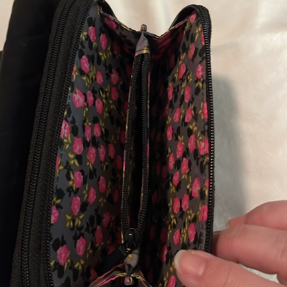 VERA BRADLEY WALLET * I do not have the crossbody strap* wallet only - Picture 6 of 6